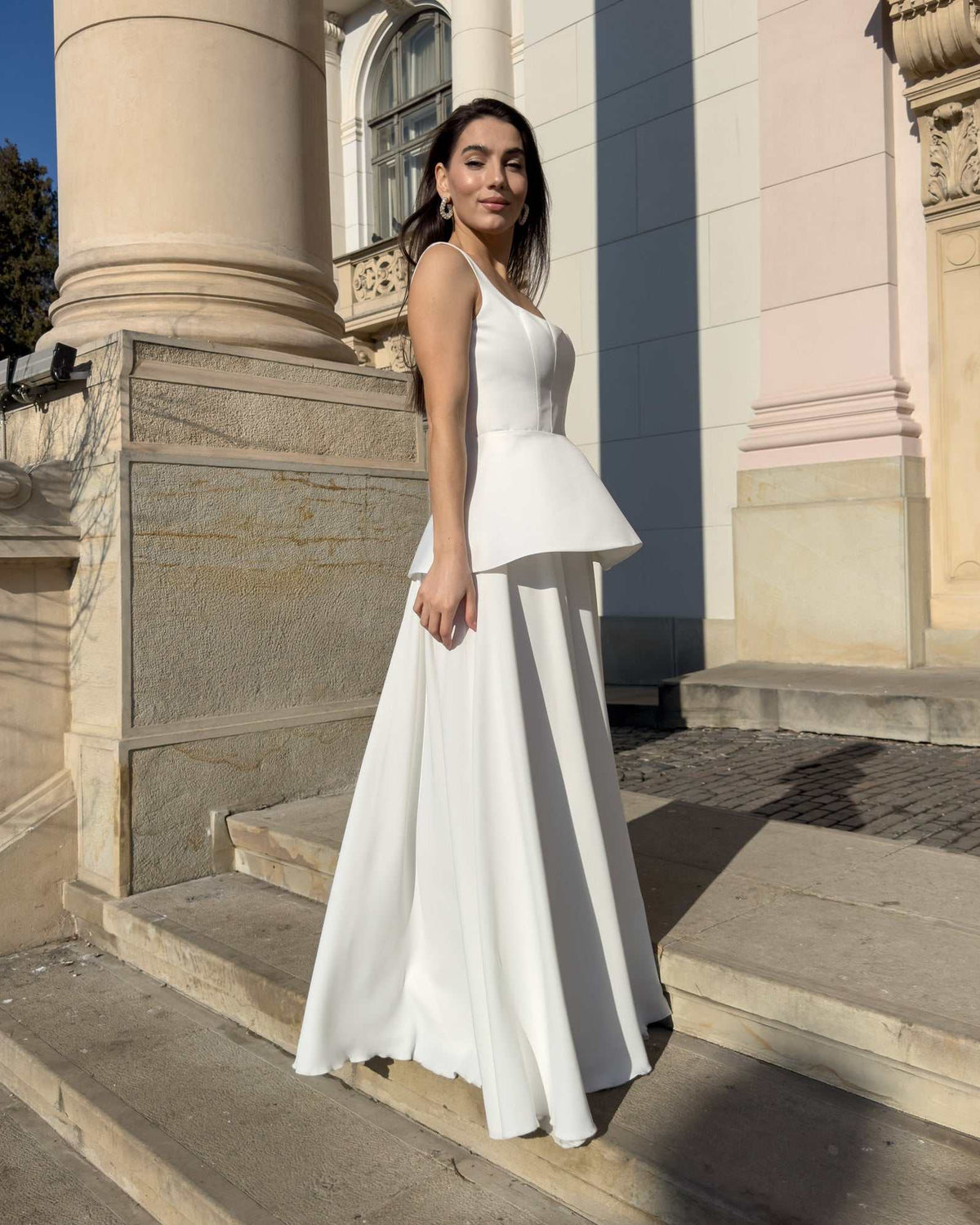 DELIA, rochie de mireasă minimalistă cu peplum detașabil