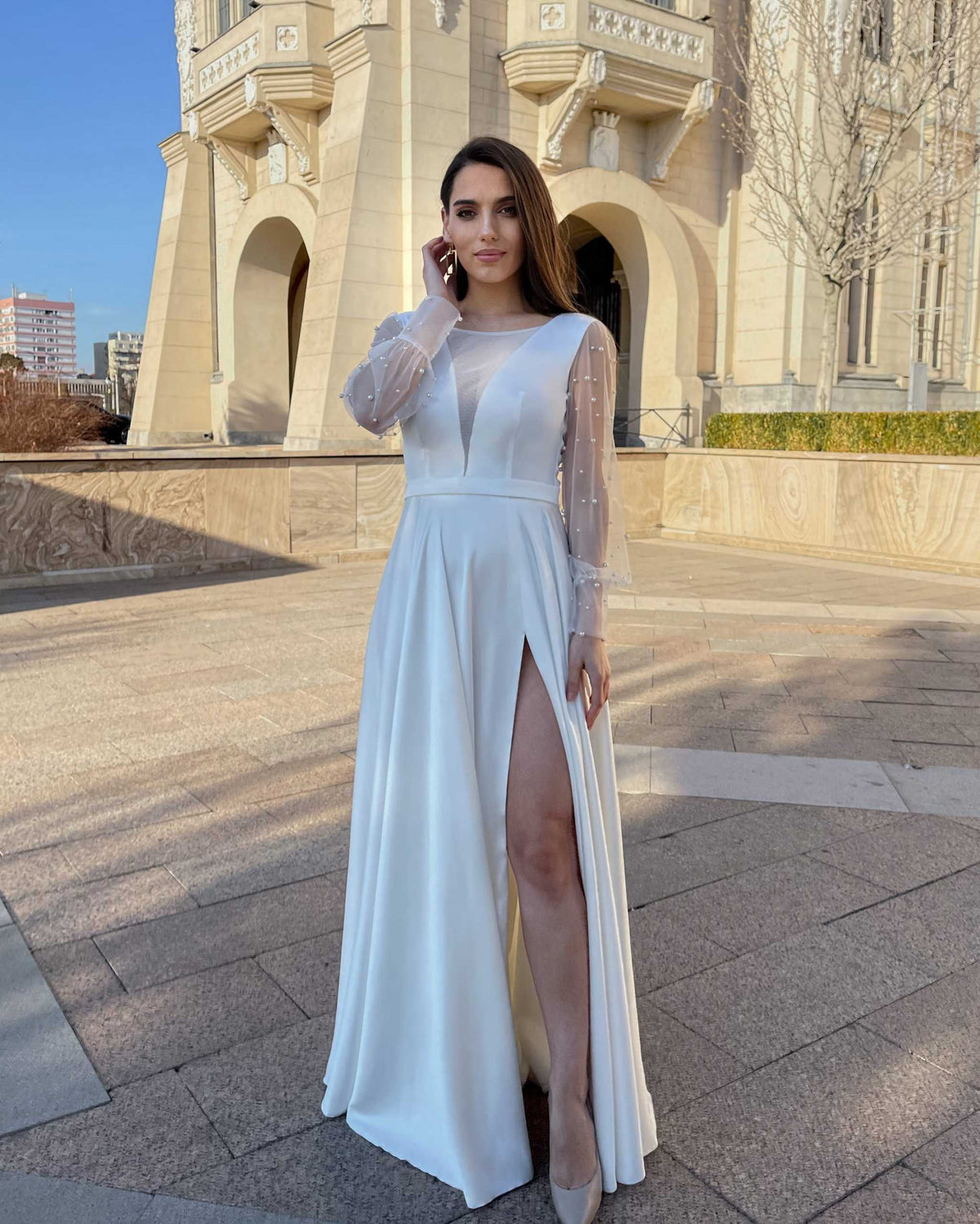 ESTELLE, rochie de mireasă cu decolteu adânc în V și mâneci din tulle