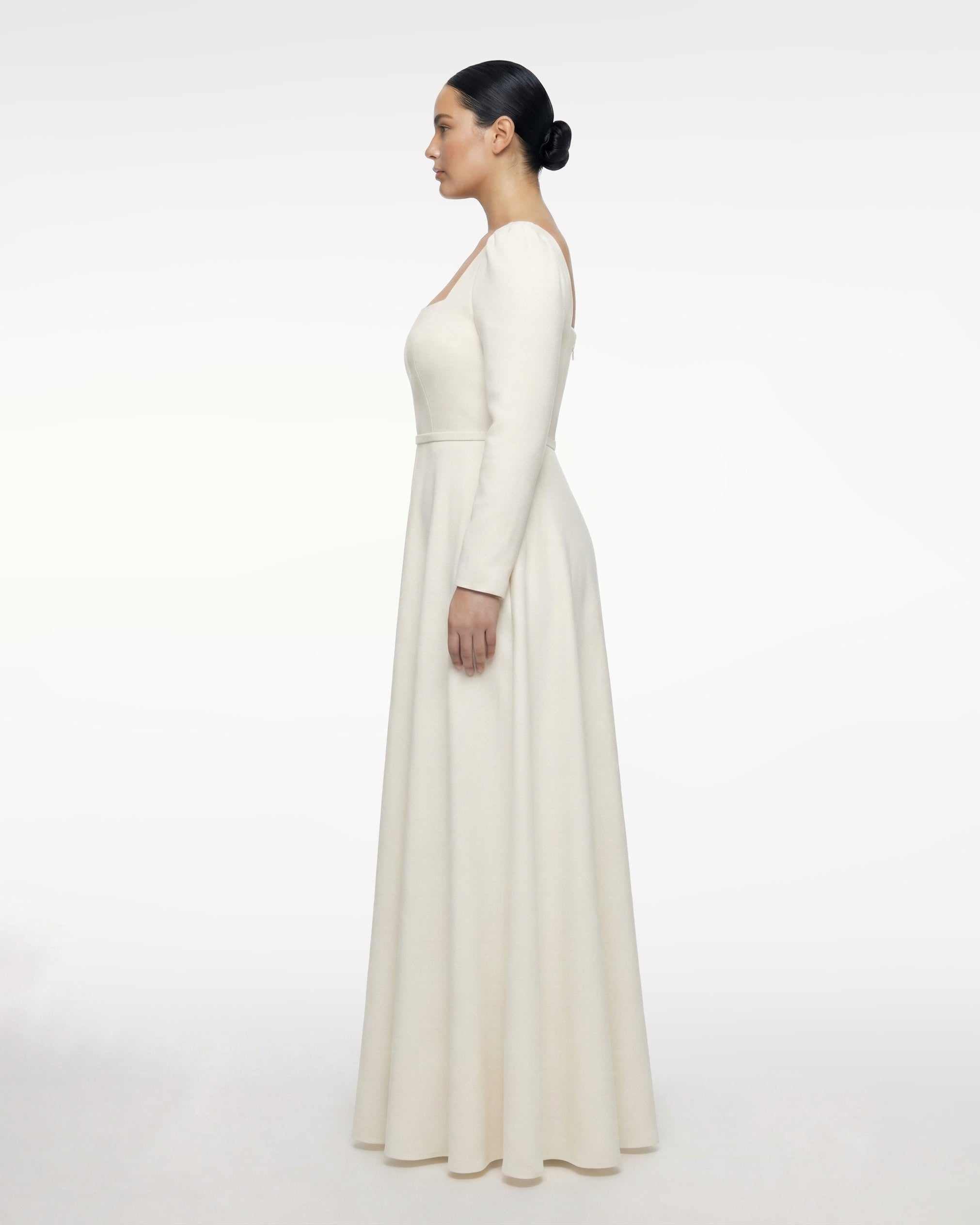 Classic wedding dress, square neckline, long sleeves