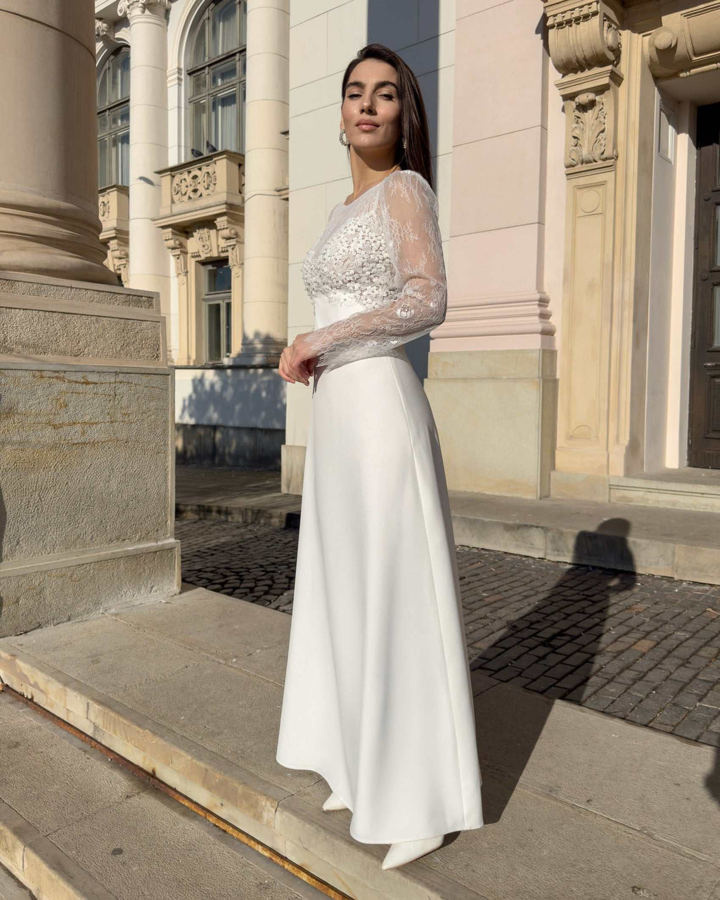 Rochie de mireasă ADELE cu mâneci lungi din dantelă florală